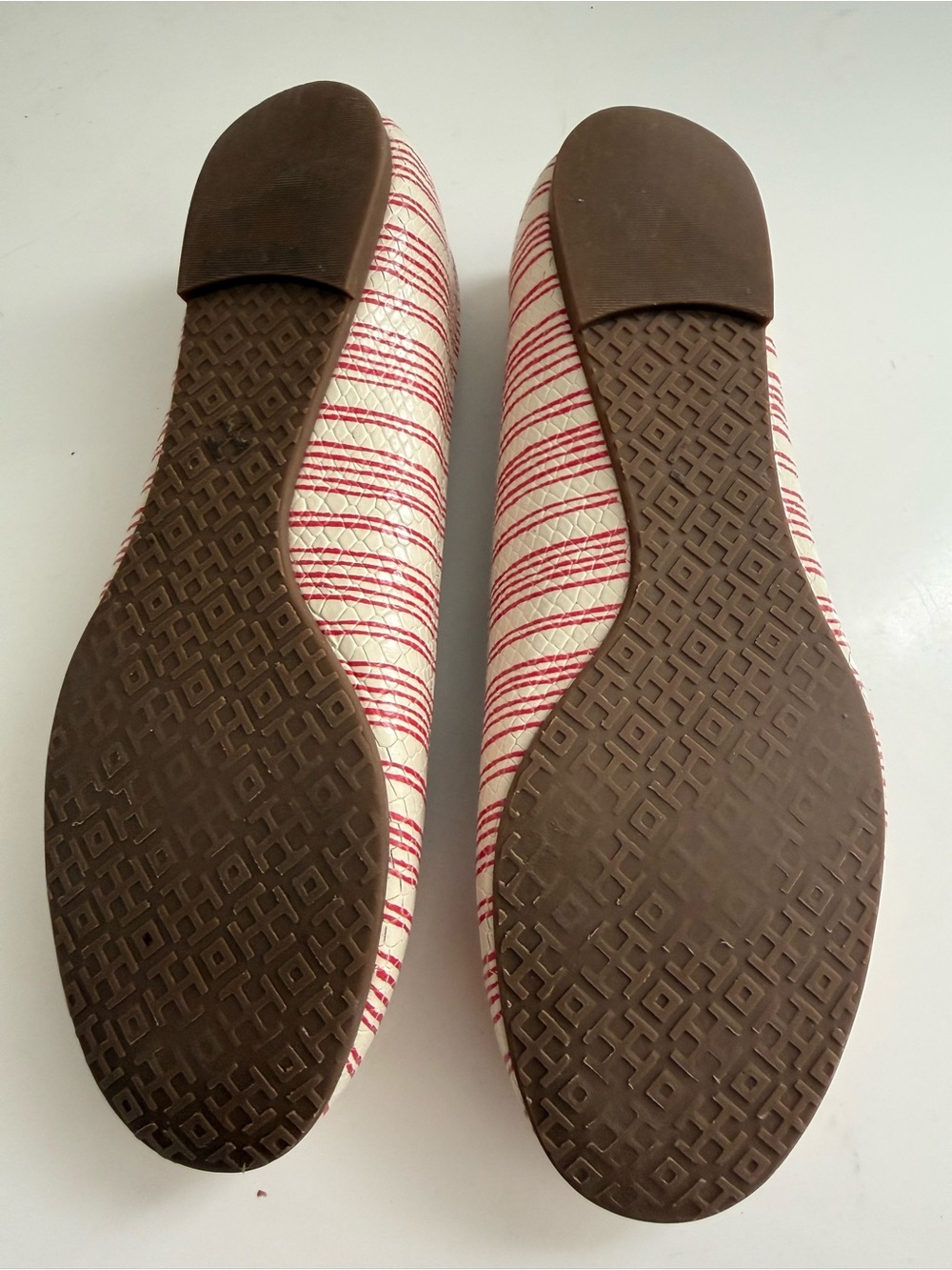 Tory Burch Reva size 7.5 Cream & Pink Striped Logo Ballet Flats - Picture 5 of 6